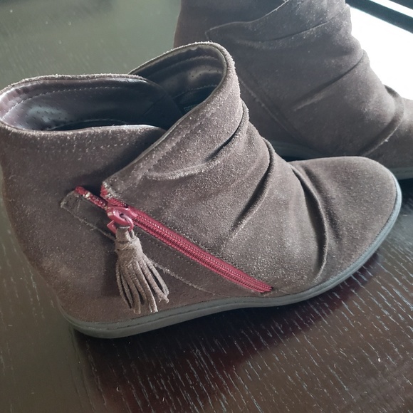 Skechers Shoes - (SKCH+3) Skechers zip up 3in hidden heel